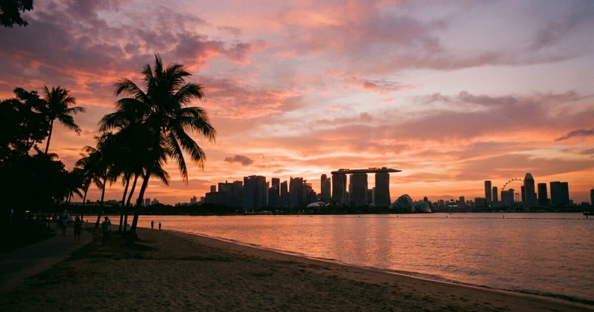 Singapore Tax Residency for Expats: Rules, Benefits, and Common Mistakes