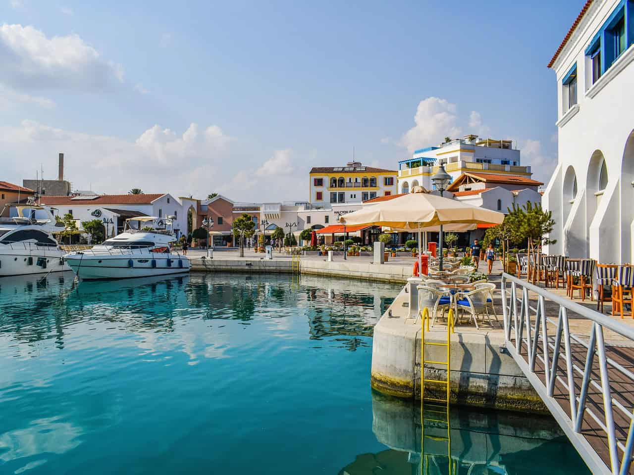 Limassol marina promenade reflecting the mediterranean lifestyle awaiting non-EU startup visa holders