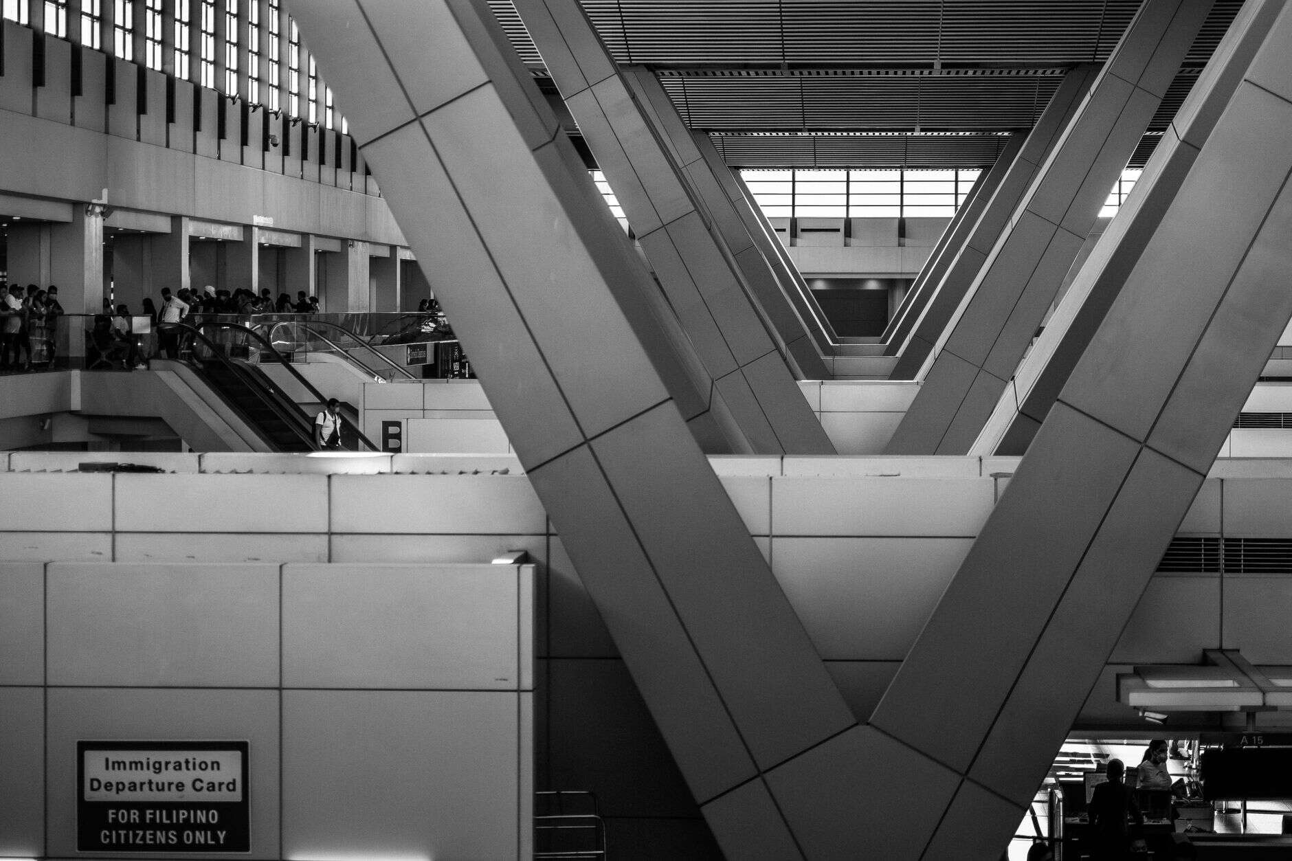 Structural airport beams representing international travel patterns for automatic overseas tests