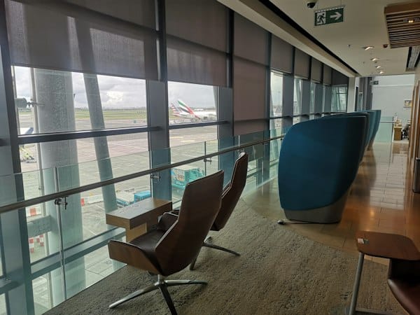 Airport lobby highlighting cross-border compliance risks an EOR does not transfer