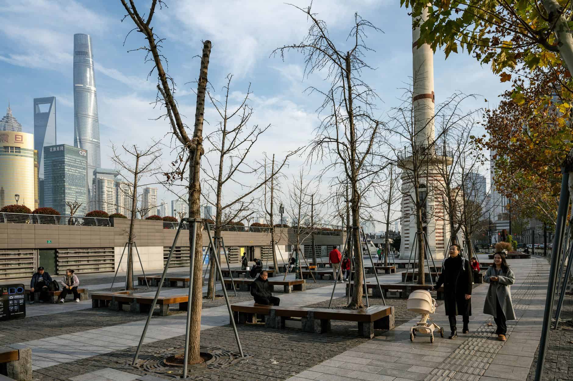 Business district plaza representing tax and social security questions in EOR arrangements