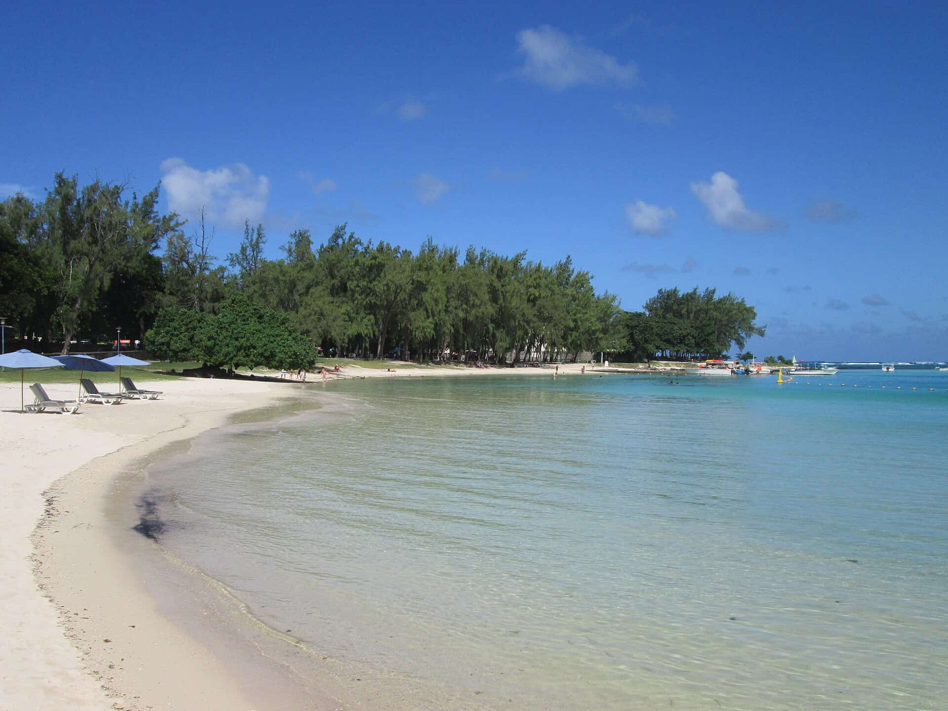 Crystal-clear Blue Bay waters reflecting compliance obligations for Mauritius-based foreign businesses